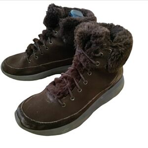 Skechers On The Go Glacial Ultra Water Resistant Boots Sneakers Plush Cushion